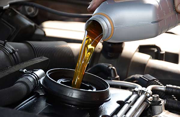 por qué los carros usan distintos aceites